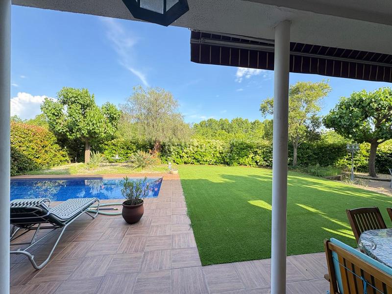 Foto 87f6f2a8-9524-4d83-aa14-acd12dd1d687. Casa pareada centro junto plaça estacio y avda cami del mas en Sant Quirze del Vallès