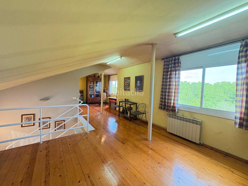 Foto 9cd1c7e9-2e1b-408b-bf3d-fc37a5d08038. Casa pareada centro junto plaça estacio y avda cami del mas en Sant Quirze del Vallès