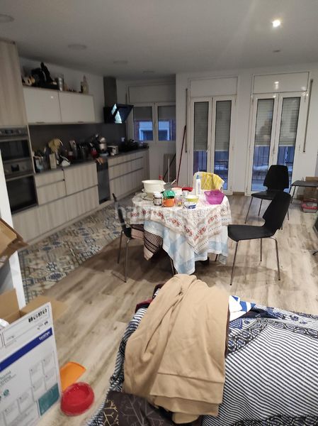 Foto 2015794a-13a2-4d69-a2c3-355988877ced. Casa aparellada a Almeda - El Corte Inglés Cornellà de Llobregat