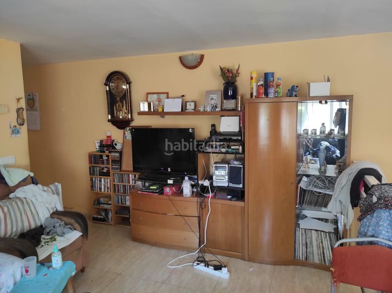 Foto 4c136ee0-2afb-4995-89f4-be1fb2ac6719. Casa aparellada a Almeda - El Corte Inglés Cornellà de Llobregat