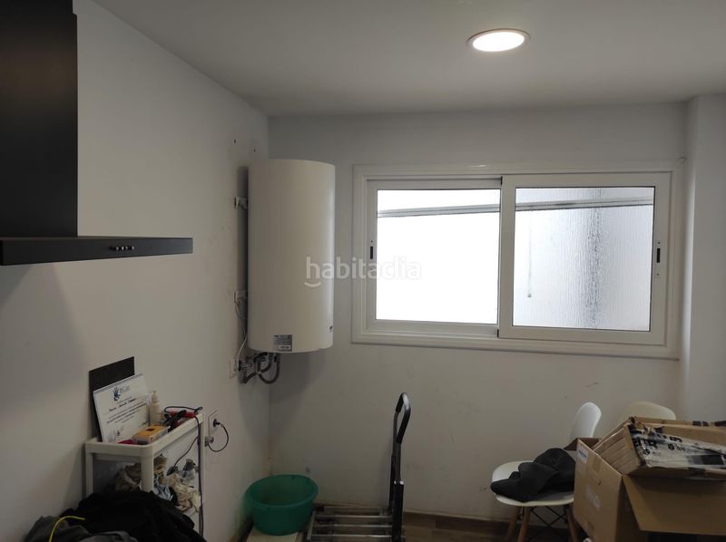 Foto 673dcf75-32d3-40ef-ada4-94fae4dbb6f3. Casa aparellada a Almeda - El Corte Inglés Cornellà de Llobregat