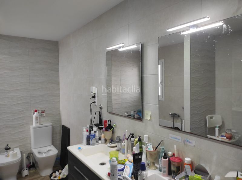 Foto 6e2282d2-56c6-48f6-a95f-5b7ac395fec6. Casa aparellada a Almeda - El Corte Inglés Cornellà de Llobregat