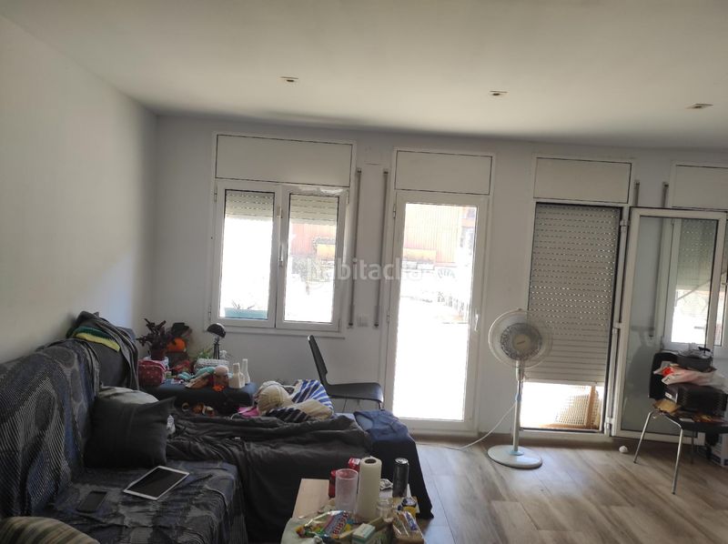 Foto 70aa9ae3-12c1-4864-adde-5a0734c78c1f. Casa aparellada a Almeda - El Corte Inglés Cornellà de Llobregat