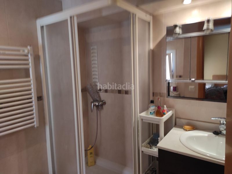 Foto c69e57a9-8df9-4438-b1d9-1f7c34ab2c7c. Casa aparellada a Almeda - El Corte Inglés Cornellà de Llobregat