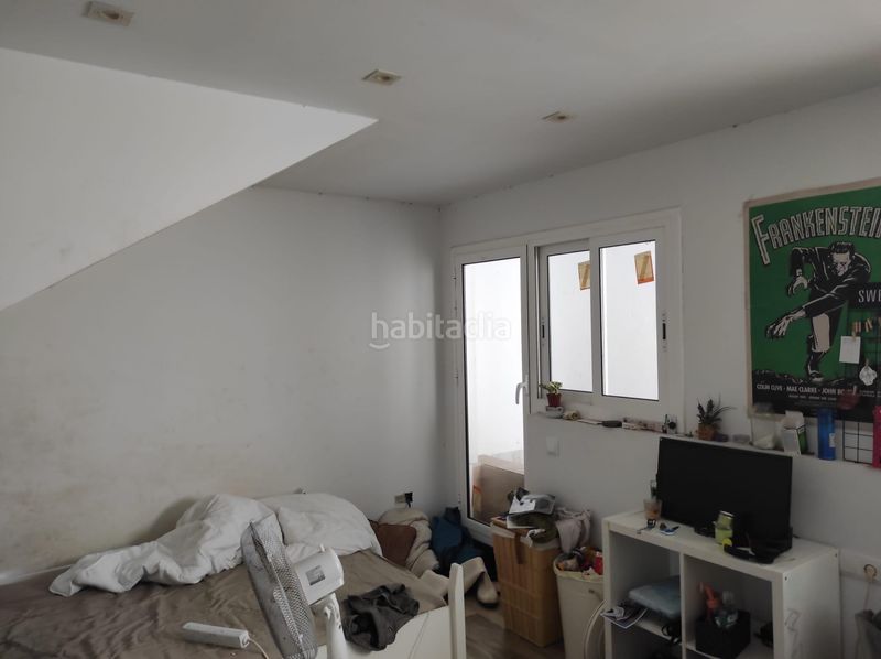 Foto cee0cc54-ea95-45b5-96b6-fc3c86ee983a. Casa aparellada a Almeda - El Corte Inglés Cornellà de Llobregat