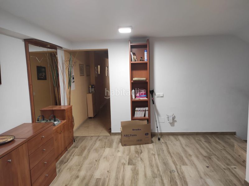 Foto f14b47ec-1e60-4744-9777-86c743891b57. Casa aparellada a Almeda - El Corte Inglés Cornellà de Llobregat