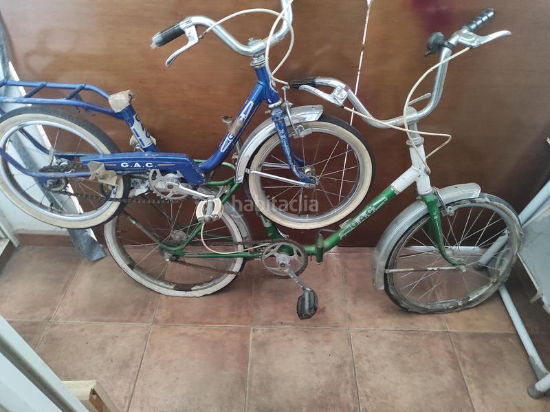 Foto 61eb4bd7-6bd2-472f-bc57-addddb5cdfe2. Piso plaza mahatma gandhi en La Plana Esplugues de Llobregat