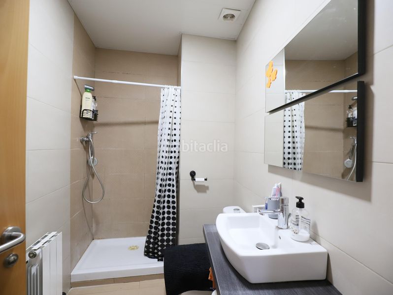 Foto 4e64773a-68e8-4f57-bc4d-8622b9efb6f3. Dúplex amb calefacció a Sant Vicenç dels Horts