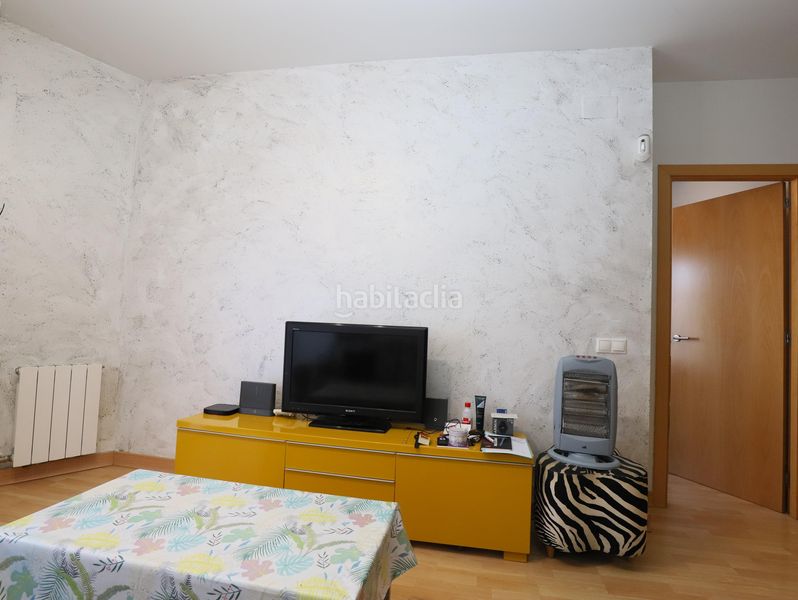 Foto 8b9cb266-6d09-4856-9018-00e939bd37a1. Dúplex amb calefacció a Sant Vicenç dels Horts