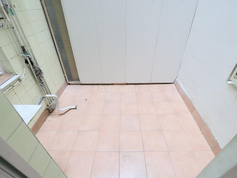 Foto b88d1647-5158-4767-82bd-23737fe66a34. Pis a Centre Esplugues de Llobregat