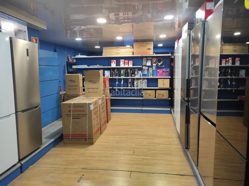 Foto ec000c7a-6b15-46b8-8935-a4f7cb6aede1. Local comercial a Centre Esplugues de Llobregat