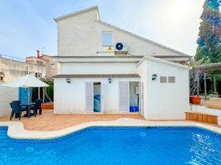 Xalet a Pau casals 10. Preciosa casa ideal para una gran familia ubicada cerca de la pl