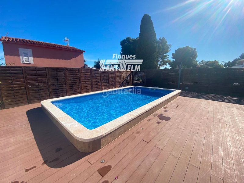 Foto 439cb47c-88a0-4180-ad38-9daf4500e000. Xalet amb aparcament piscina a Cunit residencial Cunit