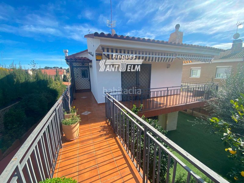 Foto 49273058-b310-4438-8b9b-3415ee877cc7. Xalet amb aparcament piscina a Cunit residencial Cunit