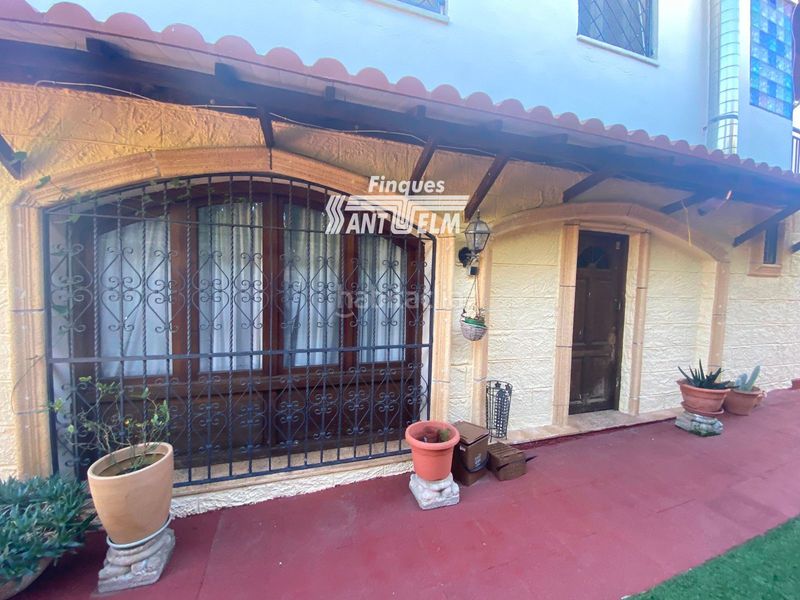 Foto 5b372368-3c8c-455b-8577-ffddad416270. Xalet amb aparcament piscina a Cunit residencial Cunit