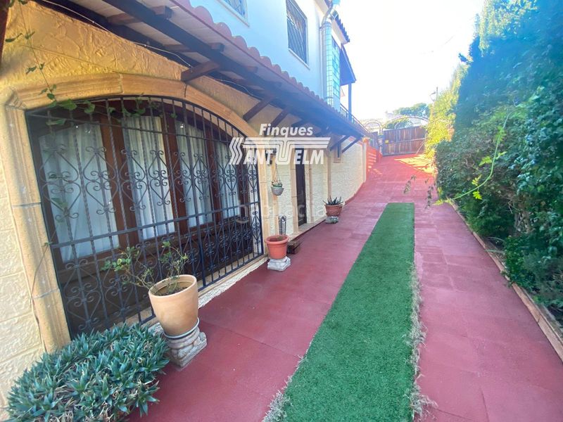 Foto 69e688cb-4698-4e87-8389-024d7f167021. Xalet amb aparcament piscina a Cunit residencial Cunit