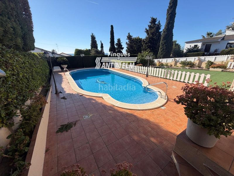 Foto 5480dcf3-1b1a-4b56-8e2d-19b90e30b3e4. Xalet amb calefacció aparcament piscina a Els Masos - Els Garrofers Coma-ruga