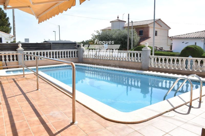 Foto bd8b9f62-8e69-4095-b5b7-86f5690e5e18. Xalet amb calefacció aparcament piscina a Bellamar Calafell