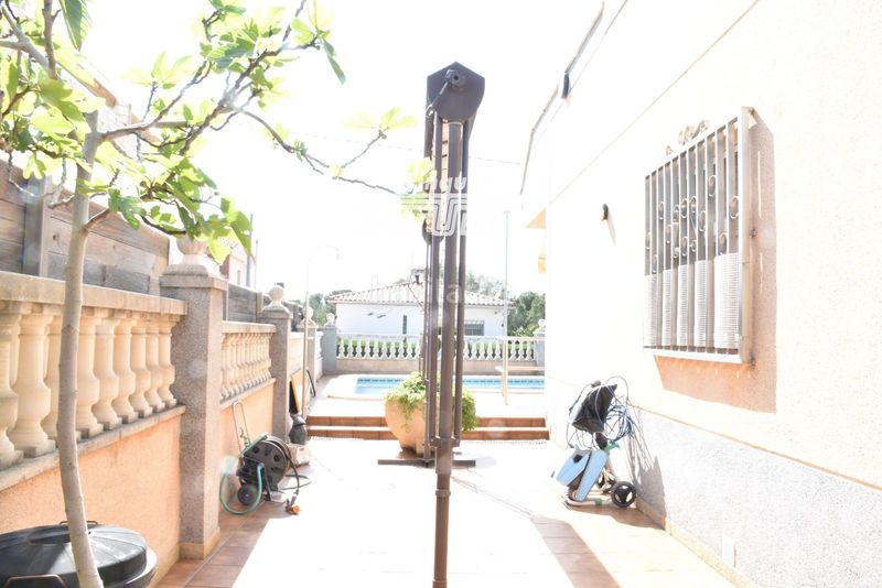 Foto fcbf64e8-9557-481f-922f-653009eef7a2. Xalet amb calefacció aparcament piscina a Bellamar Calafell