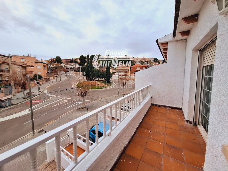 Foto 890a3695-51b8-4588-a414-4bab388882e6. Casa adossada amb calefacció aparcament piscina a Segur de Calafell