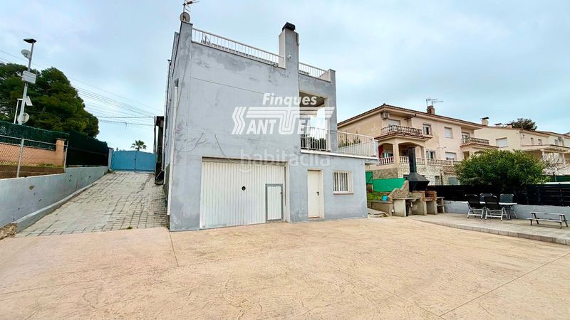 Foto e8ca47f3-4ad9-4b06-acf1-c5f6001bd45a. Chalet  en Segur de Calafell nucli urbà Segur de Calafell