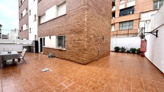 Pis  Baixador. Planta baja con terraza de 100 m a un paso de la playa y de la e