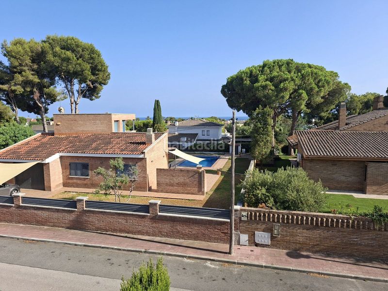 Foto 3a0cff8f-0f1b-4fd6-9b09-9cbd6e5ecd75. Casa adossada amb aparcament piscina a Bonavista Vendrell (El)