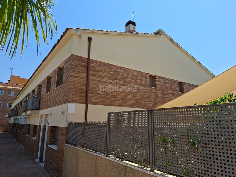 Foto 43b04d5c-57f7-4162-94a4-b8da49cbbf6b. Casa adossada amb aparcament piscina a Bonavista Vendrell (El)