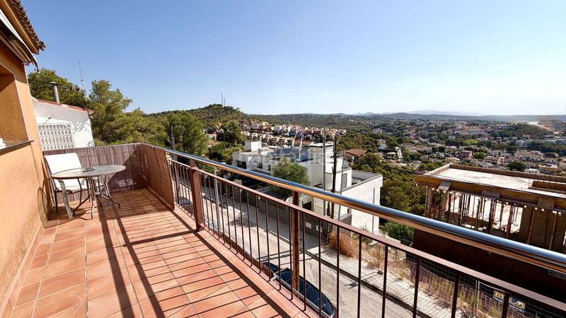 Foto acb4f75a-3aeb-40d0-9e1e-1f9c5bfe7238. Xalet amb calefacció aparcament piscina a Segur de Calafell nucli urbà Segur de Calafell
