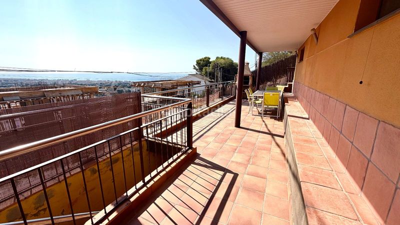 Foto fa37d776-6c18-4ca7-9b88-0ce2e1ac734d. Xalet amb calefacció aparcament piscina a Segur de Calafell nucli urbà Segur de Calafell