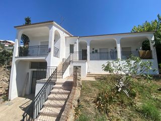 Chalet  Torre dels escipions. Venta de casa independiente con amplia parcela y vistas al mar e