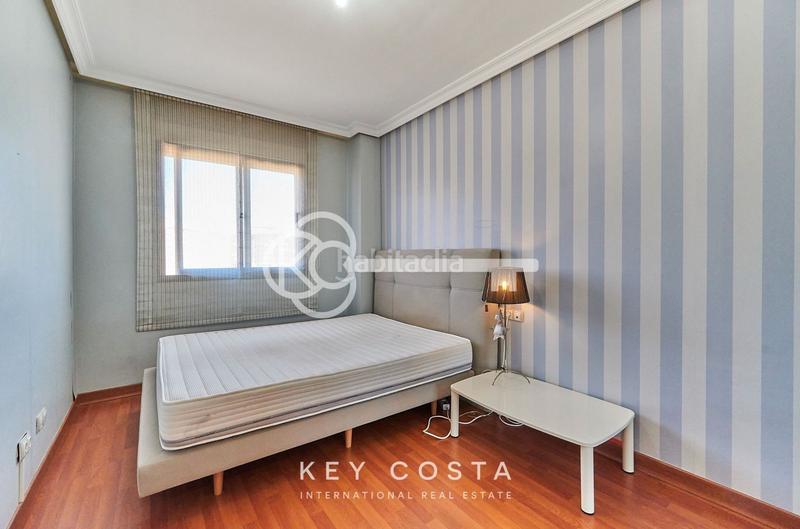 Foto 60bc567d-d5d7-4fbc-b2e4-ebe1bcd66333. Attique avec chauffage piscine dans Babel Alicante