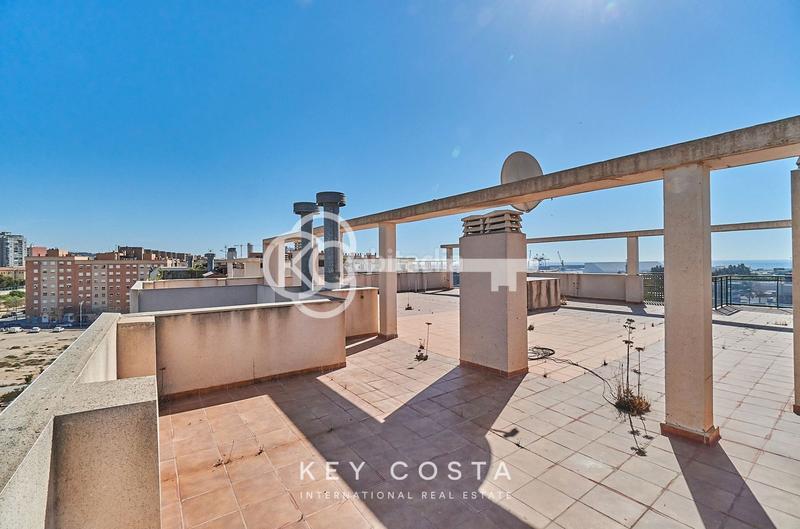 Foto b98637b2-f7eb-4cc4-ad9e-06138edf6c95. Attique avec chauffage piscine dans Babel Alicante