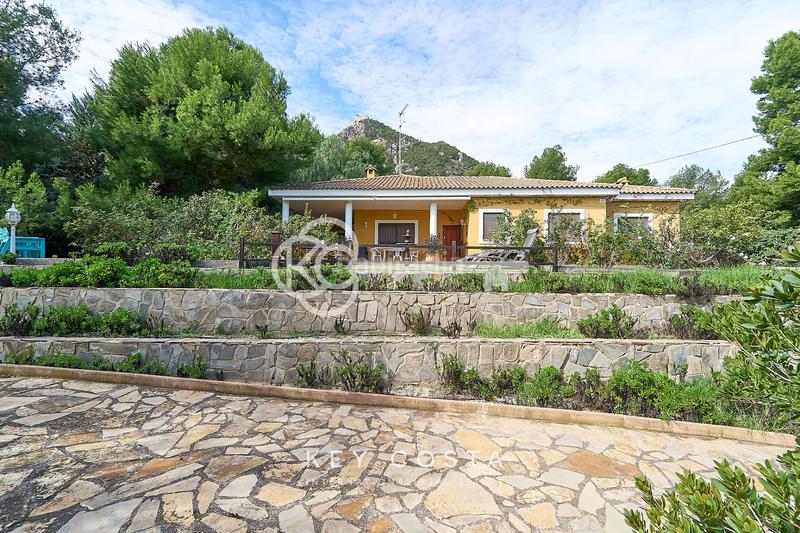 Foto aee4b336-80cd-49ca-877d-dff1a15b3971. Chalet en Tibi