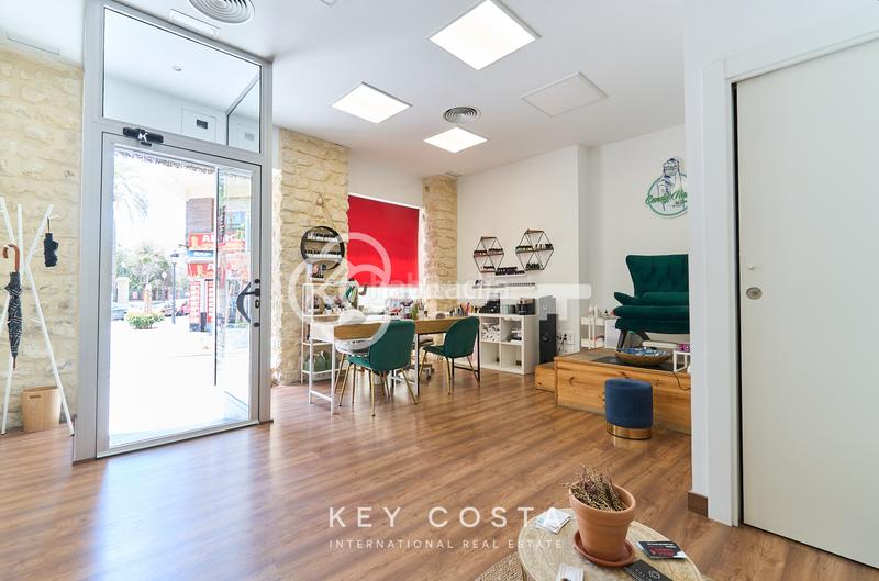 Foto 7c3a6cb4-dfeb-4b4b-bf95-369e7fd04dc2. Traspàs local comercial amb calefacció a Carolinas Bajas Alicante