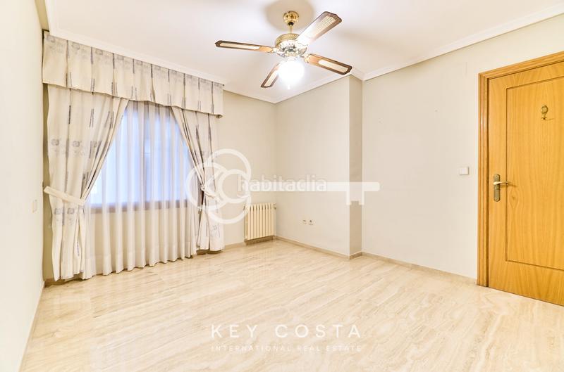 Foto 159873c1-b83f-43f6-8482-efff6f9cd3b8. Etagenwohnung in Ensanche-Diputación Alicante