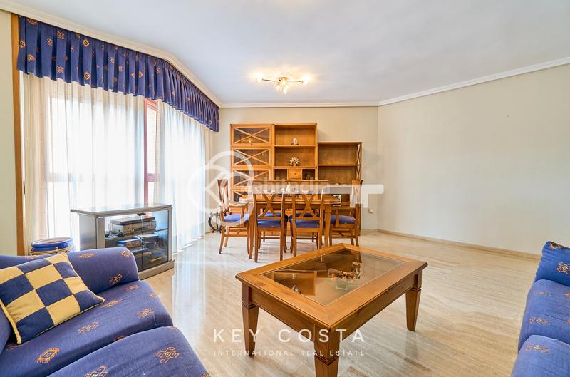 Foto de9feb6d-cc5d-409d-afa3-d0fd109aebdc. Etagenwohnung in Ensanche-Diputación Alicante