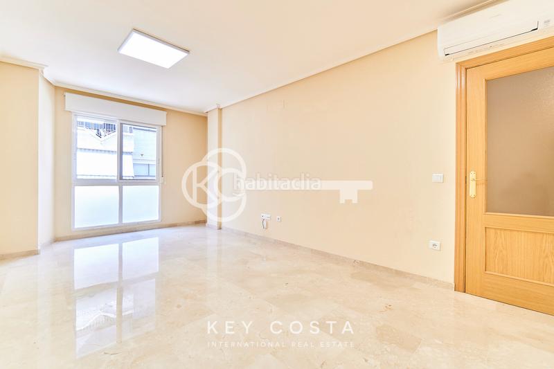 Foto d5b91743-1b2a-4b7f-802d-505d65c28944. Etagenwohnung in Mercado Alicante