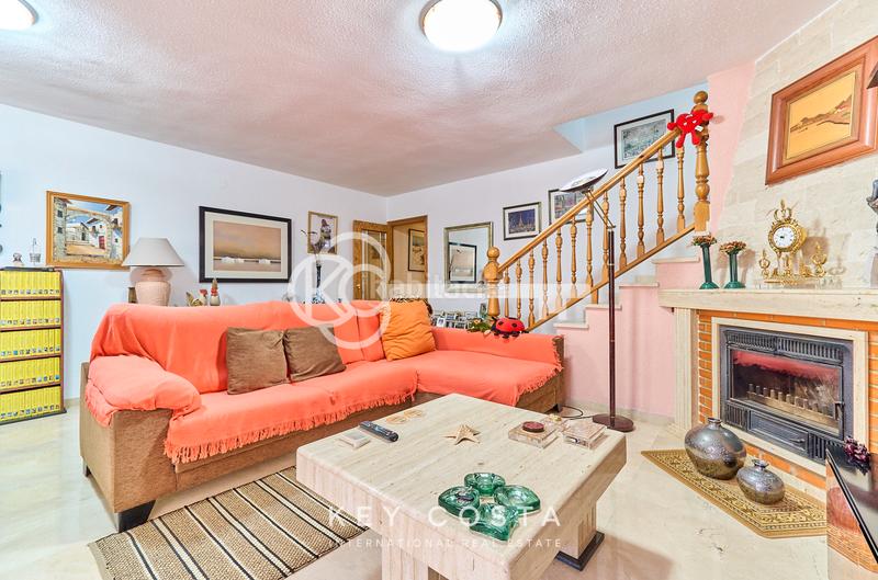 Foto 3fa9ab93-4490-4bd2-b9f4-93e93edf8e90. Casa a schiera con camino parcheggio piscina in Cabo de las Huertas Alicante