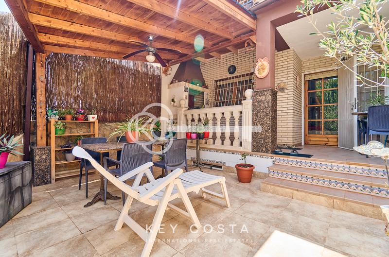 Foto 4a4e64e2-785b-4db2-9e6a-2210572f8d8f. Casa a schiera con camino parcheggio piscina in Cabo de las Huertas Alicante