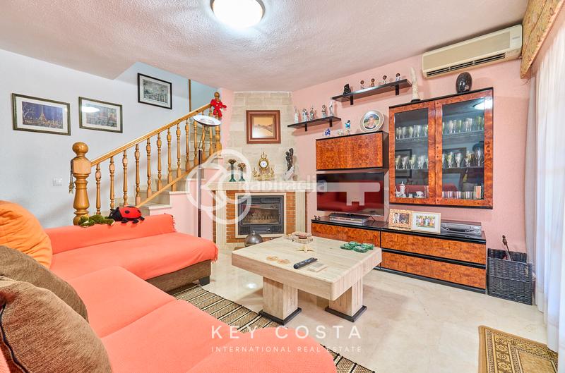 Foto 105646e6-3621-4190-9daa-c4f547e67199. Semi detached house with fireplace parking pool in Alicante