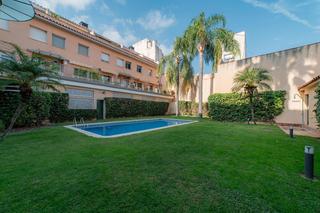 Duplex  Iluro. Tríplex en el centro de mataró con vistas al mar, parking y pisc