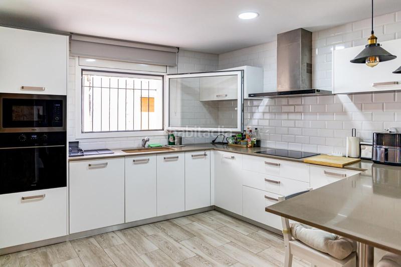 Foto 5fe9b6dd-b50e-4005-a8d5-0972f2781d42. Casa adossada amb calefacció a Poble Calonge