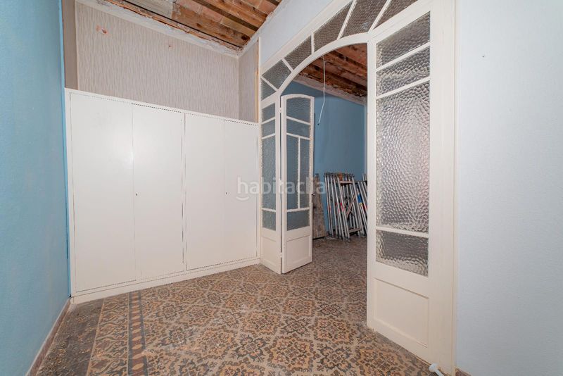 Foto a924811a-9a7e-408f-9e03-f9795a9685e5. Pis a Raval Barcelona