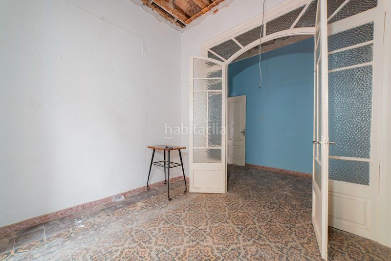 Foto eb2820a8-b274-4498-be1c-c43a7f118ba0. Pis a Raval Barcelona