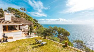 Rent Semi detached house in Tamariu. En tamariu