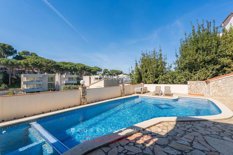 Foto c34a5a06-3668-4660-b866-4393c3a70eb3. Xalet amb calefacció aparcament piscina a platja de Pals Pals