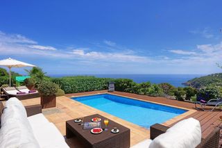 Chalet  Platja del racó. Es racó  maravillosa villa de piedra, piscina privada y bonitas