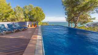 Chalet  Montgrí. Casa unifamiliar en tamariu con privilegiadas vistas al mar y a
