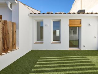 Haus  Pintor joan massanet. Casa  de obra nueva,  a 300 m de la playa, en el casco antiguo d